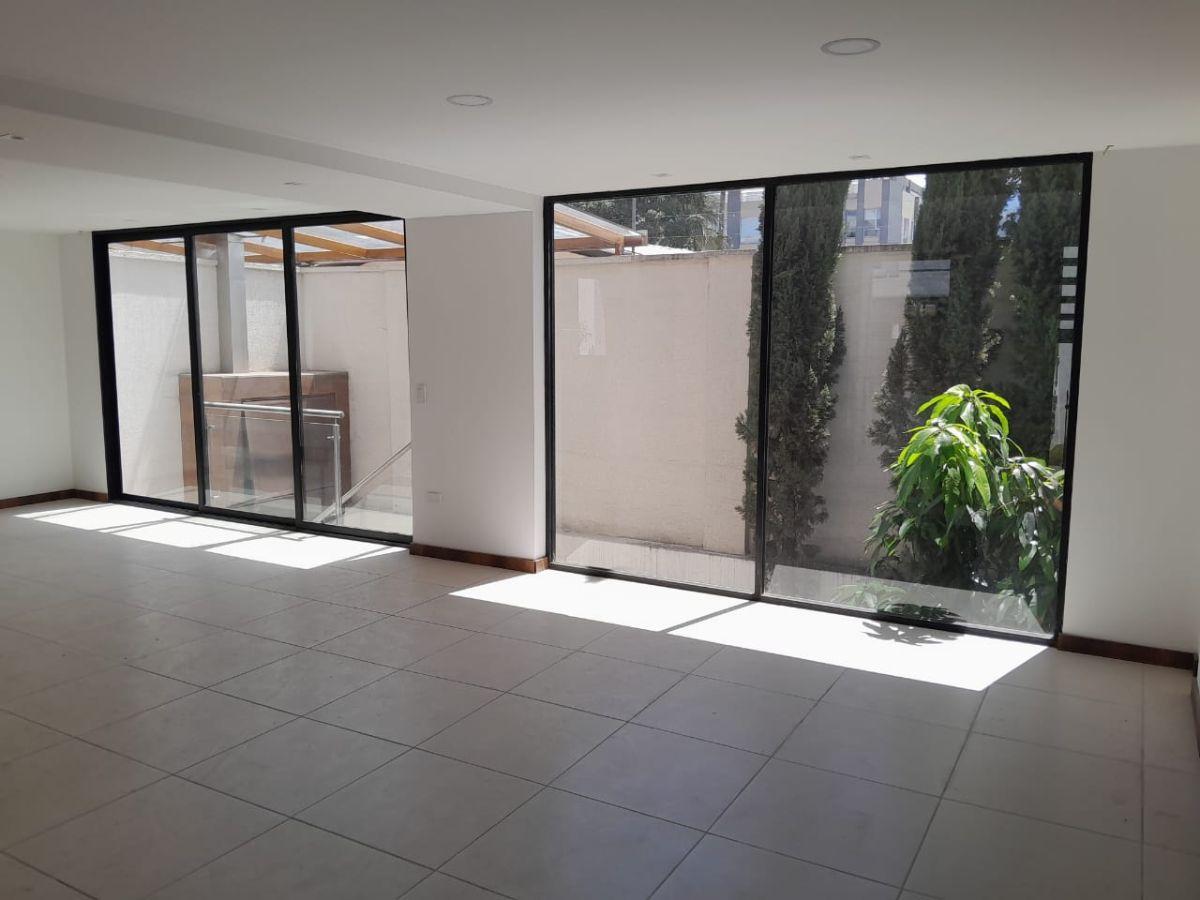 Casa de Venta por Estrenar con 280 m², 4 Dorm. en Conjunto Privado - Cumbaya — imagen 9