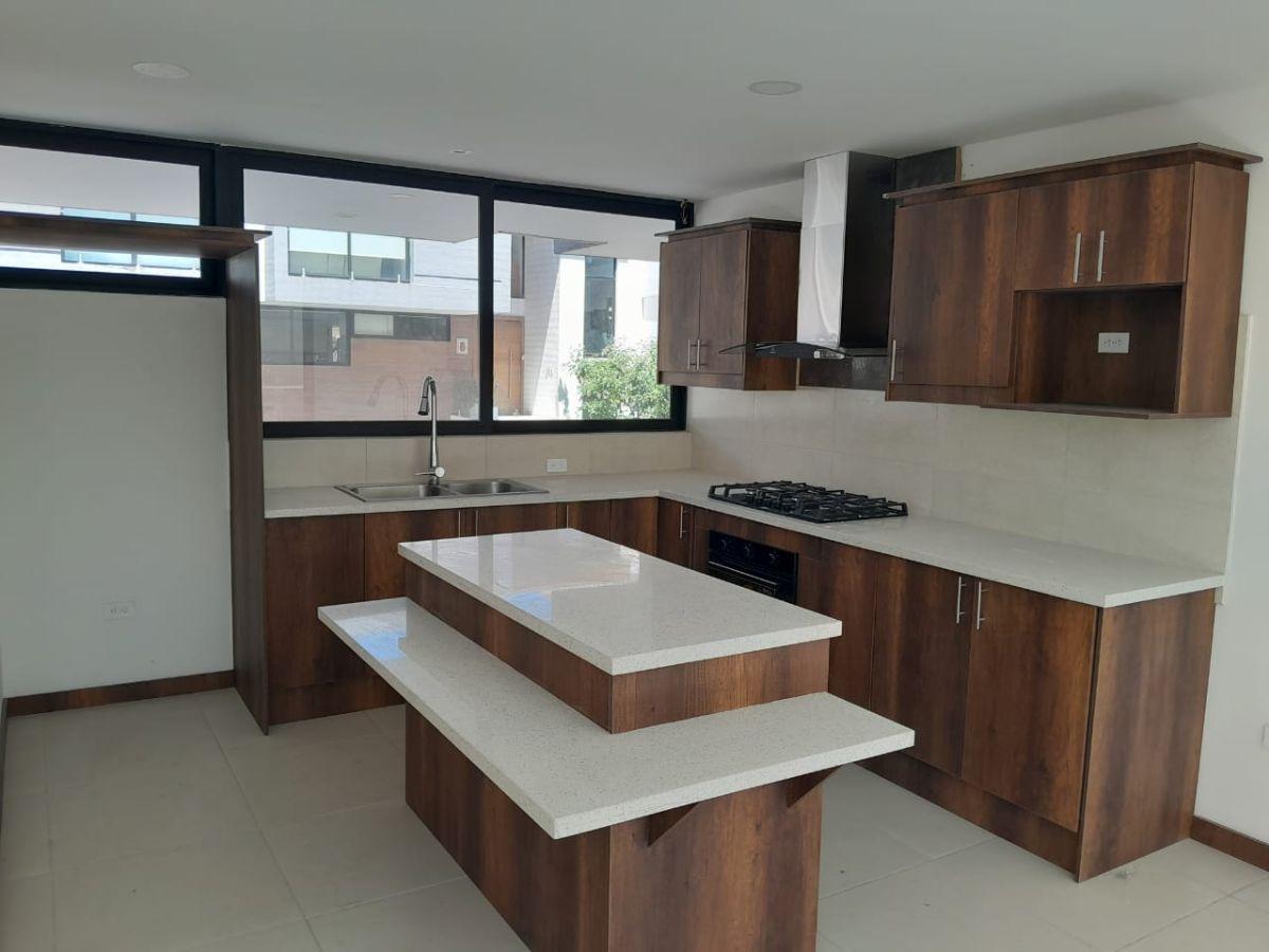Casa de Venta por Estrenar con 280 m², 4 Dorm. en Conjunto Privado - Cumbaya — imagen 6