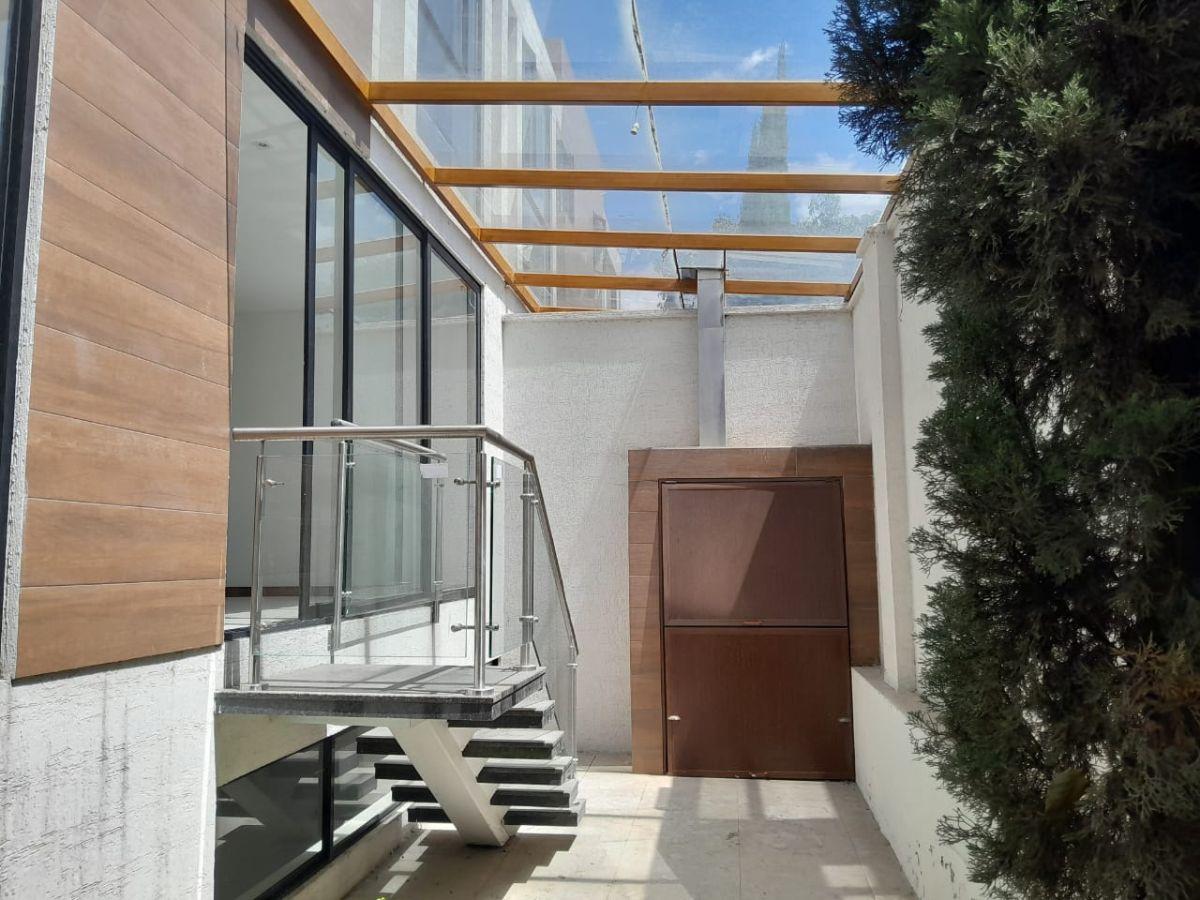 Casa de Venta por Estrenar con 280 m², 4 Dorm. en Conjunto Privado - Cumbaya — imagen 3
