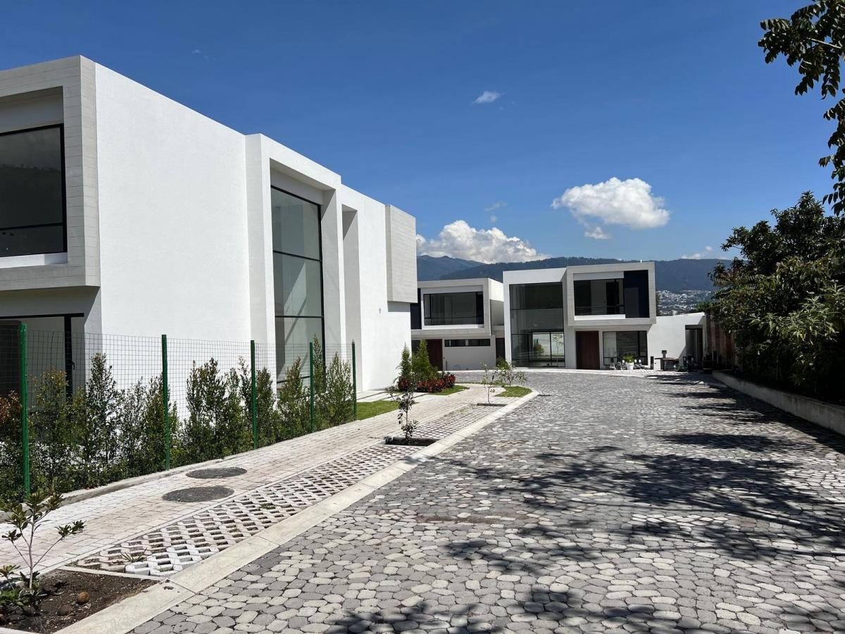 Tumbaco Cerca Ruta Viva Se Vende Casa Moderna con Lindas Areas Comunales (Cr) — imagen 10