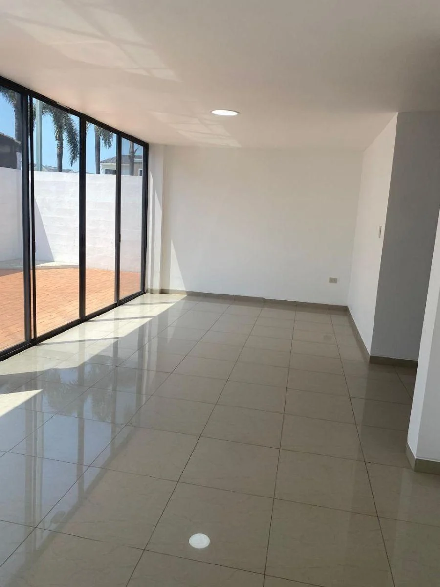 Casa en Mallorca Village Esquinera con Piscina, Guayas — imagen 9