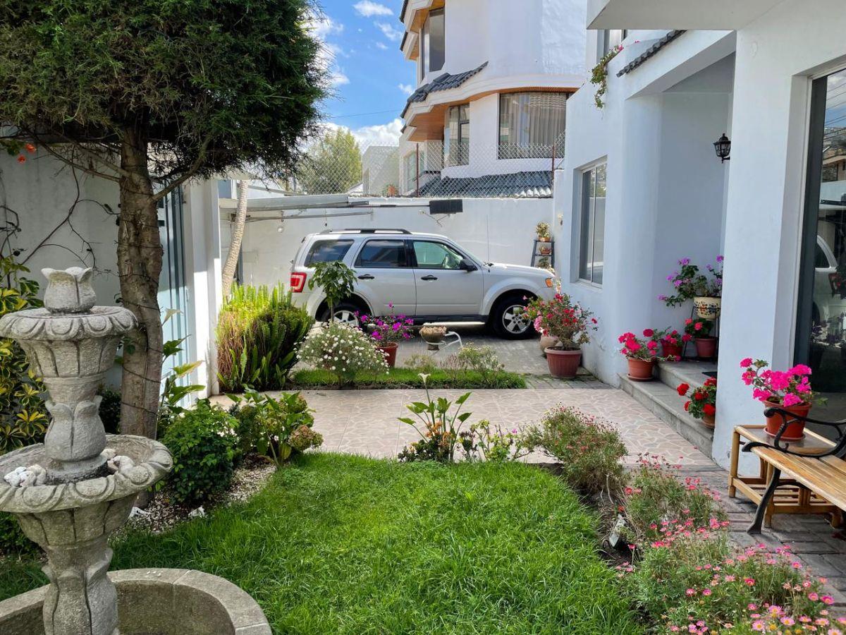 Casa Dentro de Urbanizacion Privada — imagen 8