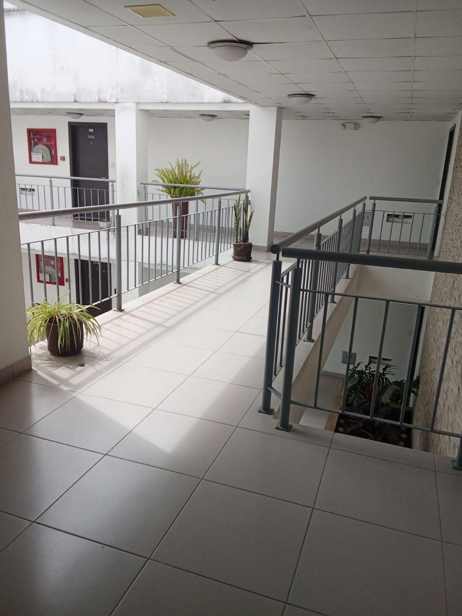 Departamento de 3 Habitaciones en El Centro de Conocoto Edificio Aurora — imagen 10