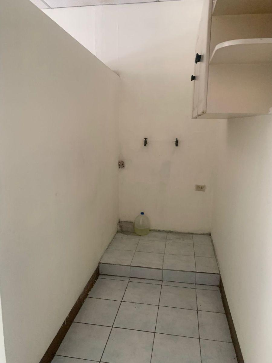 Excelente Retorno de Inversion, Rentera en Venta, Sauces 4, 2 Departamentos Mas Suite Independiente, Guayas — imagen 5