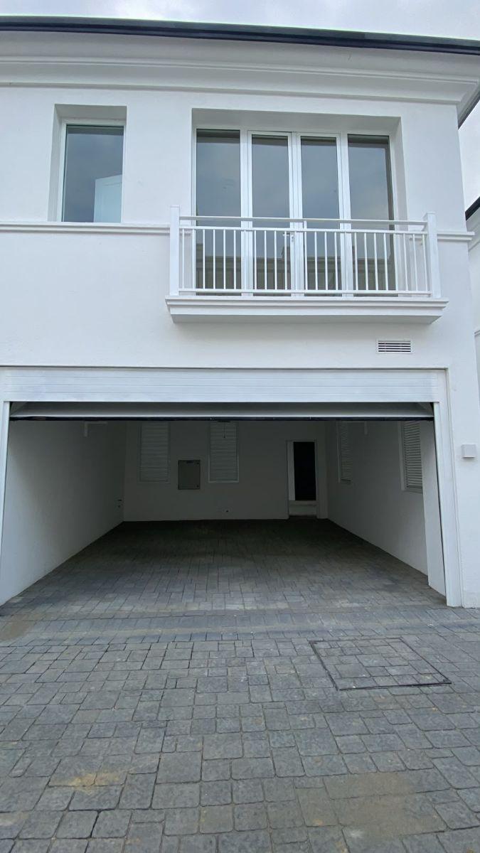 Exclusivo Townhouse en Renta o Venta en Urbanización Aires de Batan, Guayas — imagen 8