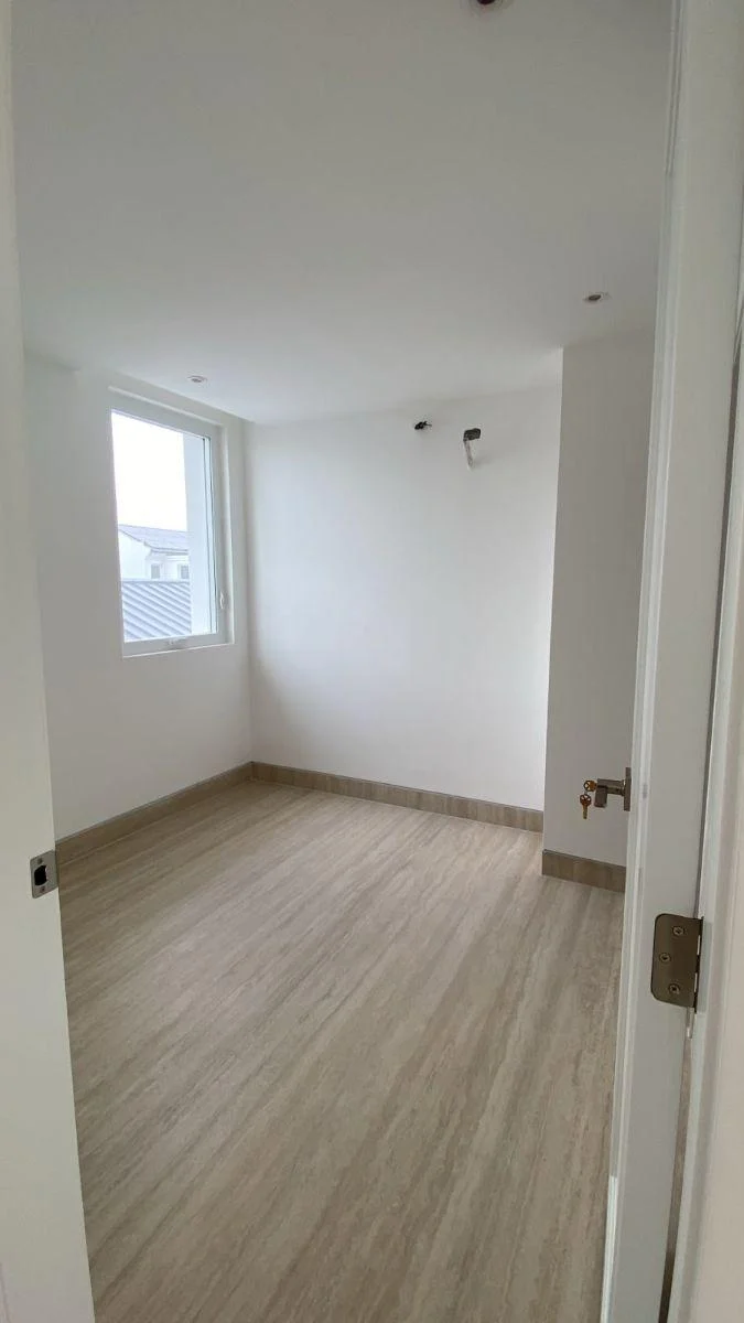 Exclusivo Townhouse en Renta o Venta en Urbanización Aires de Batan, Guayas — imagen 3
