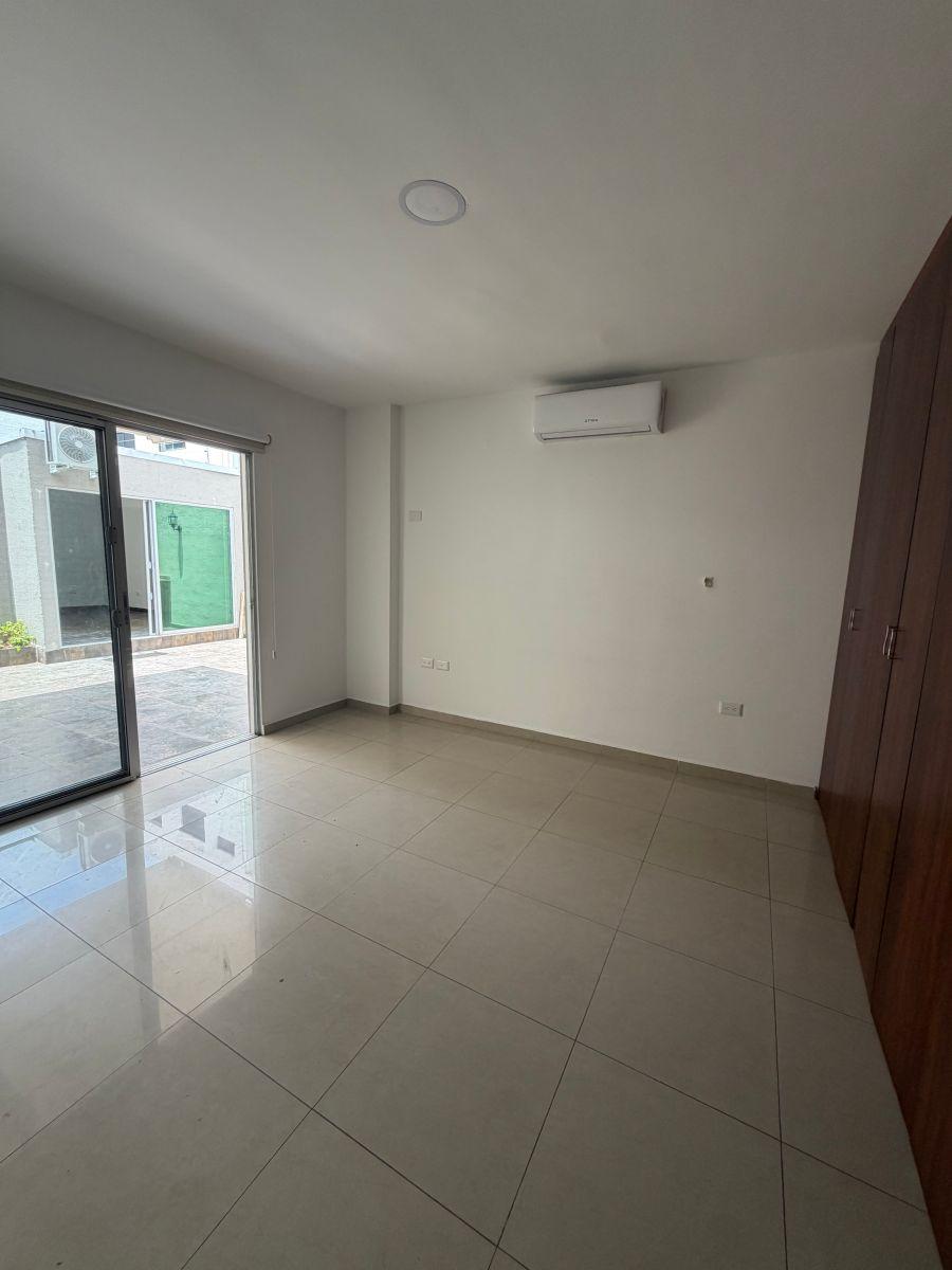 Urb Puerto Azul Departamento Planta Baja en Venta 2 Dorm. y Patio, Guayas — imagen 5