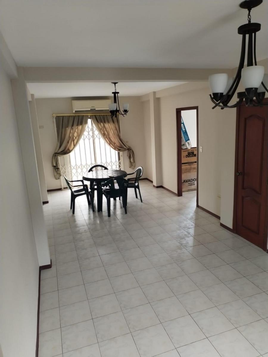 Vendo en La Urbanización La Joya, Etapa Rubi Casa 2 Plantas, 3 Dorm., Valor Muy Conveniente, Guayas — imagen 9