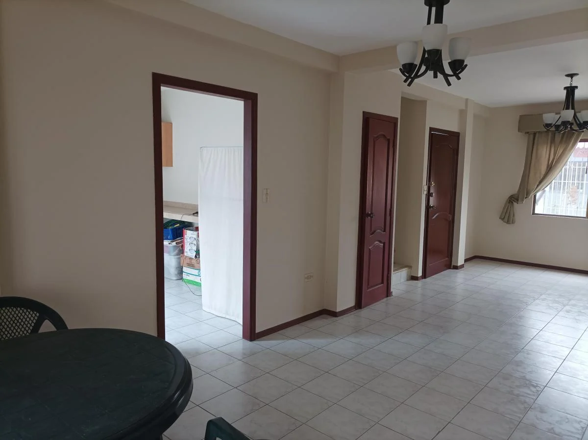 Vendo en La Urbanización La Joya, Etapa Rubi Casa 2 Plantas, 3 Dorm., Valor Muy Conveniente, Guayas — imagen 7