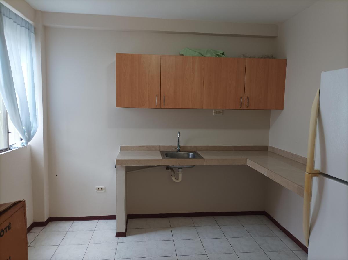 Vendo en La Urbanización La Joya, Etapa Rubi Casa 2 Plantas, 3 Dorm., Valor Muy Conveniente, Guayas — imagen 6