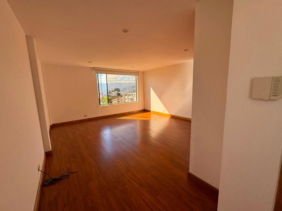 Venta Hermosa Casa Miravalle Vista Grande — imagen 9
