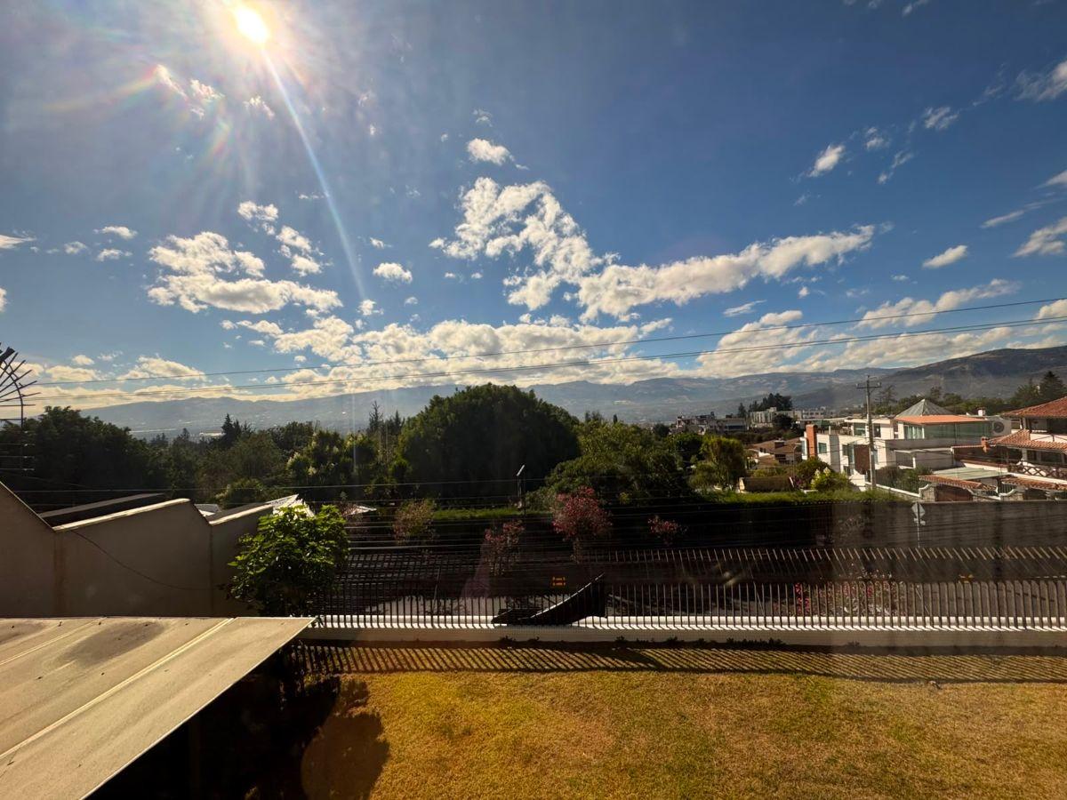 Venta Hermosa Casa Miravalle Vista Grande — imagen 4