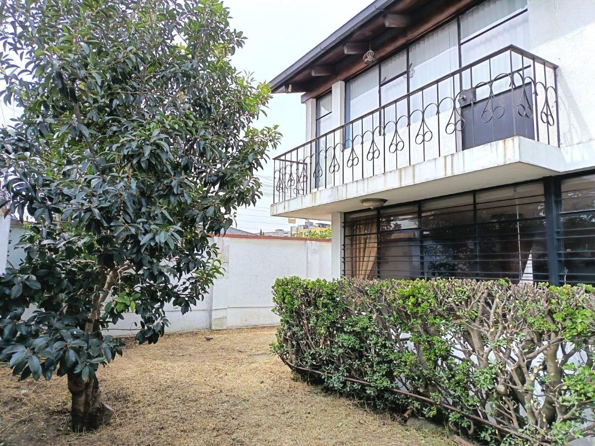 Venta Casa con Amplio Terreno, 800 m. Sector Las Gardenias, El Inca — imagen 10