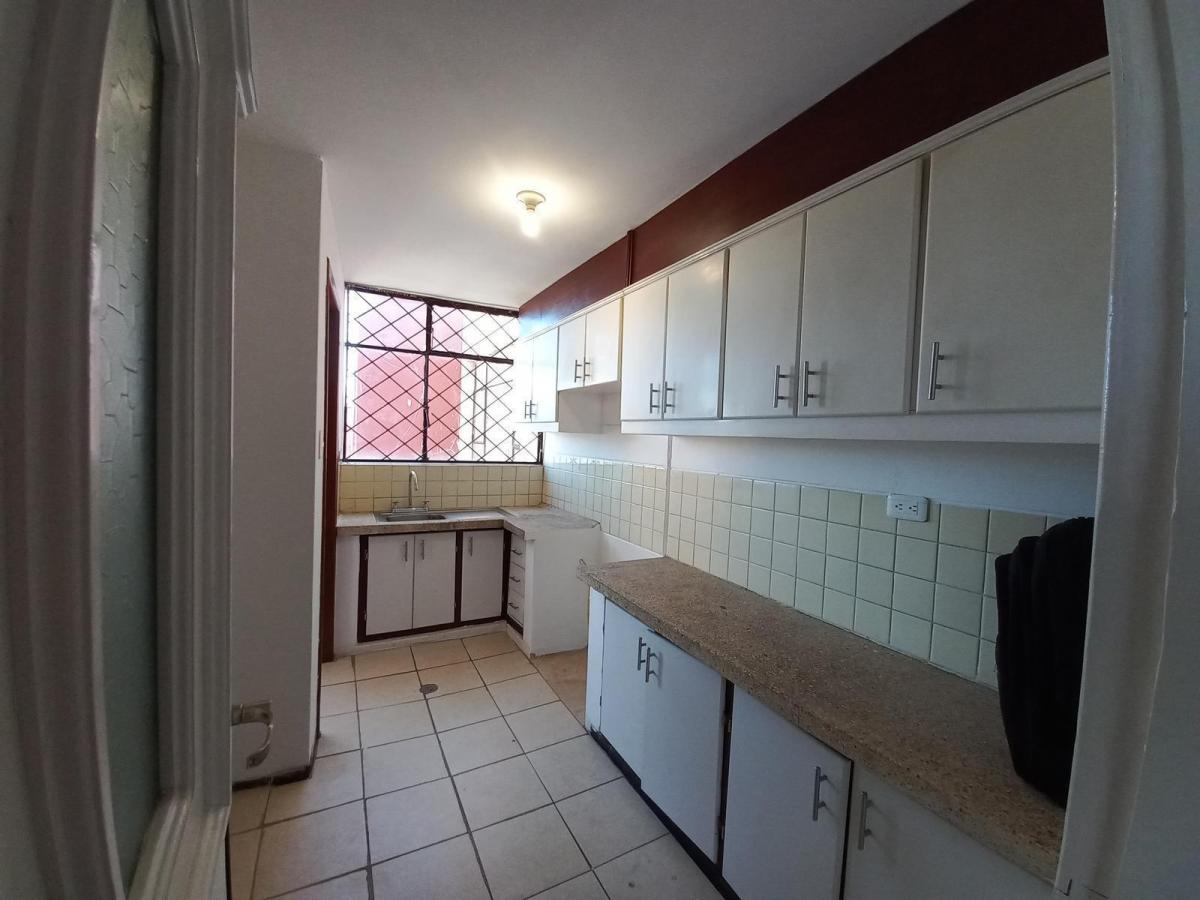 Venta Departamento 3 Habitaciones en La Kennedy - La Luz - Quito. Provincia de Pichincha — imagen 9