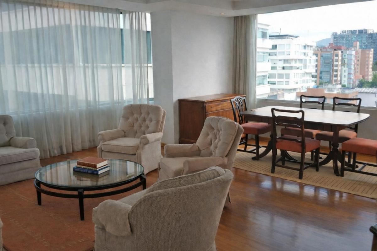 Vendo Departamento Sector Swissotel, Puce/salesiana — Amplio, Tranquilo y con 3 Parqueaderos — imagen 7