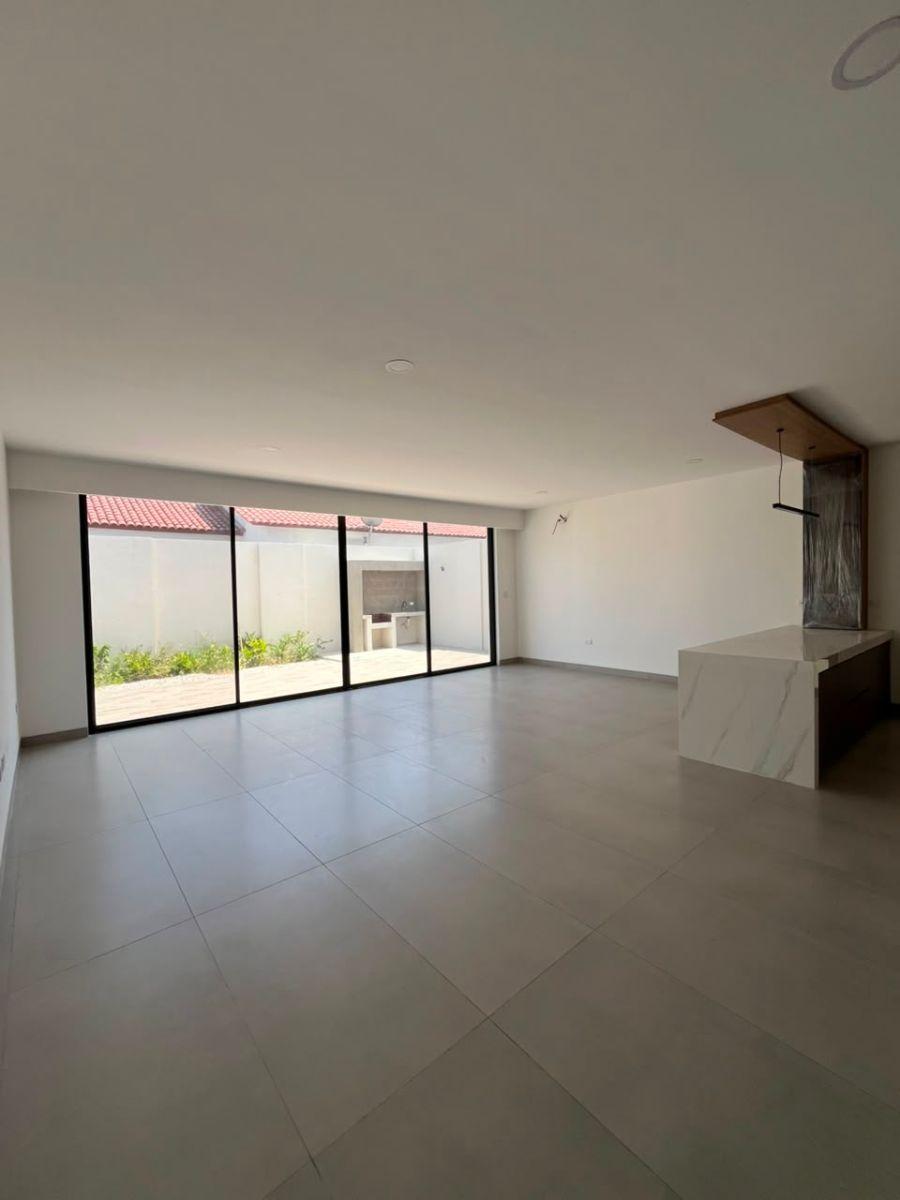 En Venta Casa de Estreno en Ciudad Celeste de 4 Dorm., Guayas — imagen 9