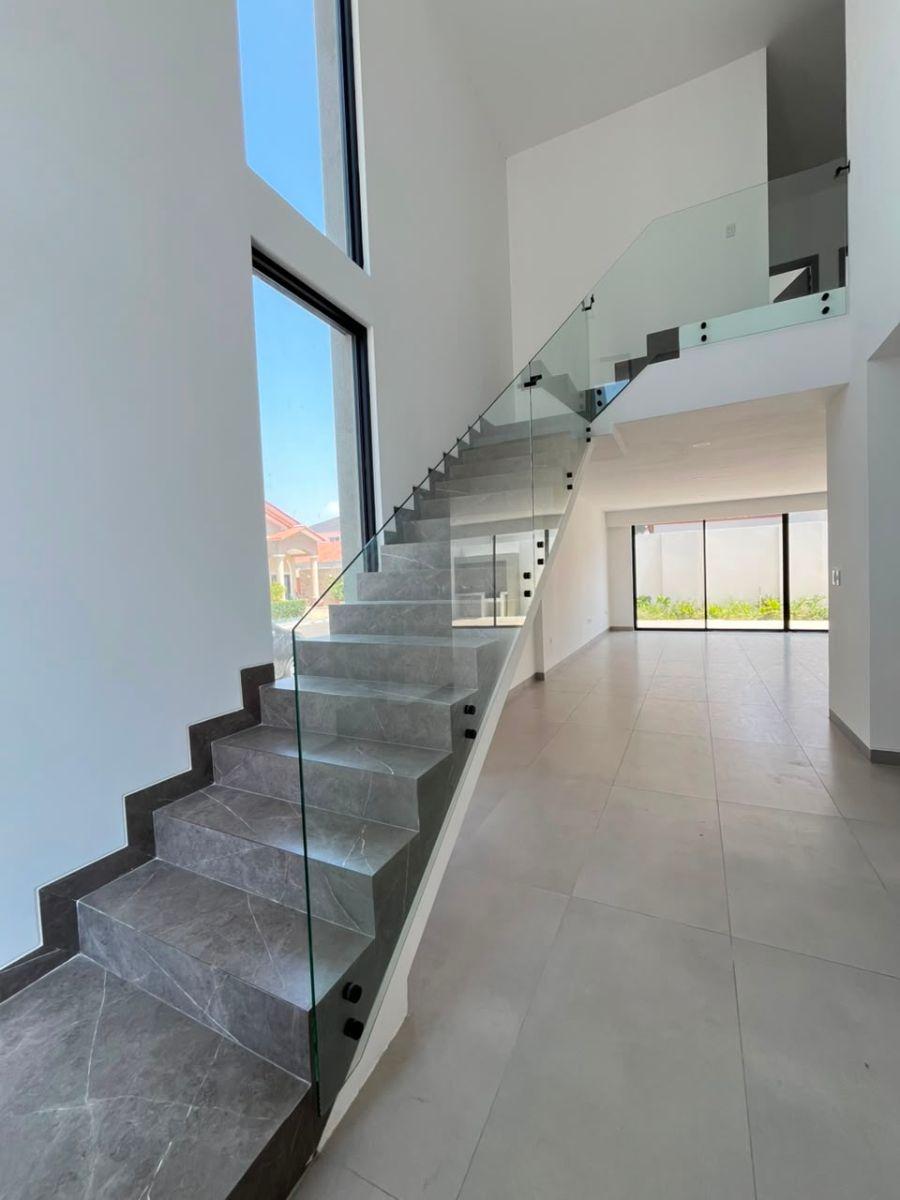 En Venta Casa de Estreno en Ciudad Celeste de 4 Dorm., Guayas — imagen 6
