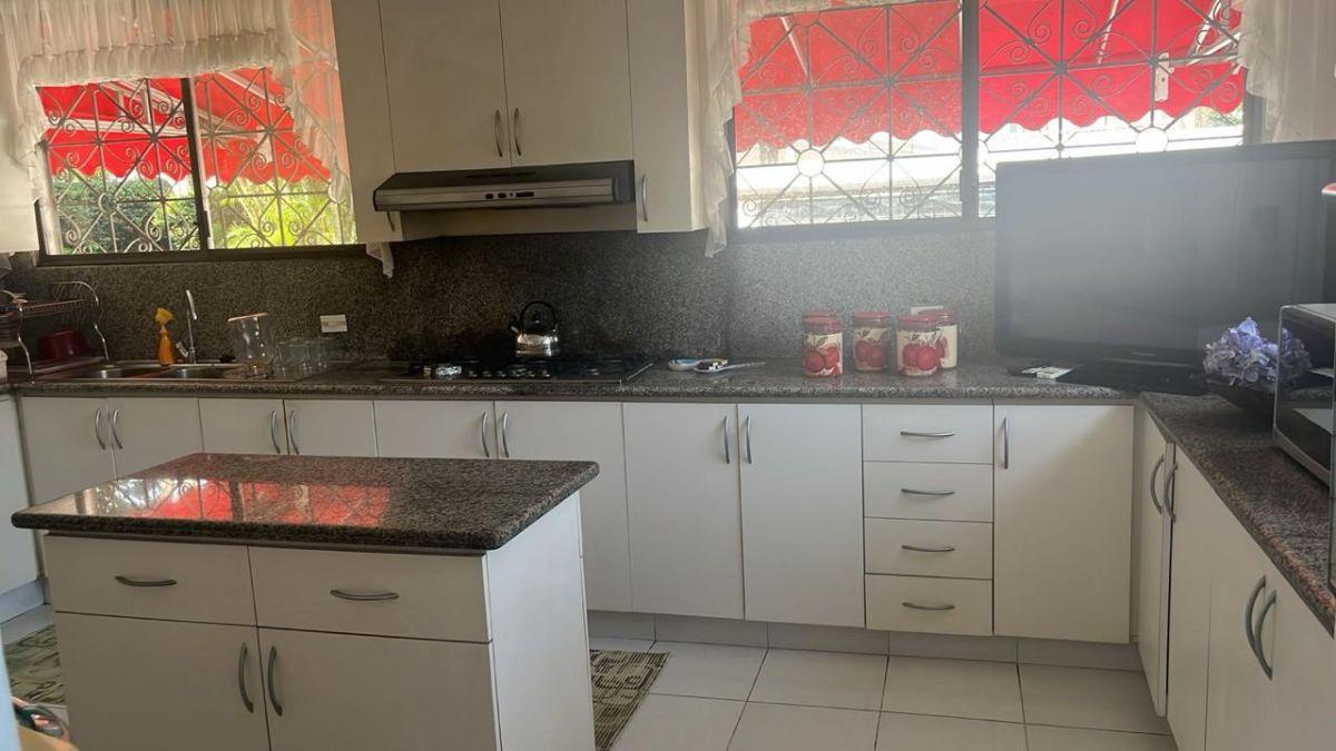 Venta de Amplia Propiedad Puntilla C. Diaz, Guayas — imagen 4