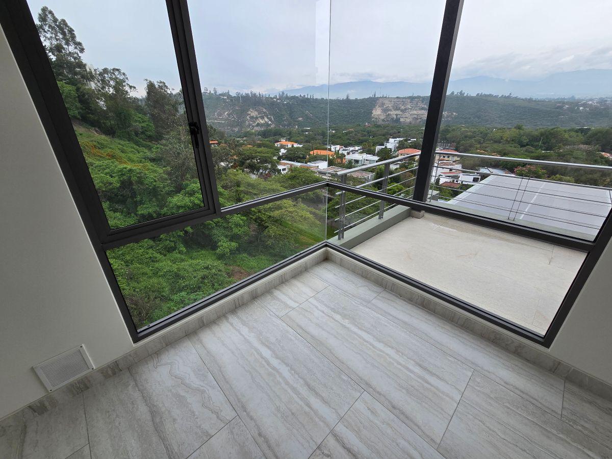 Vendo Exclusivo Pent - House Duplex de Lujo Dentro de La Mejor Urbanizacion de Cumbaya — imagen 4