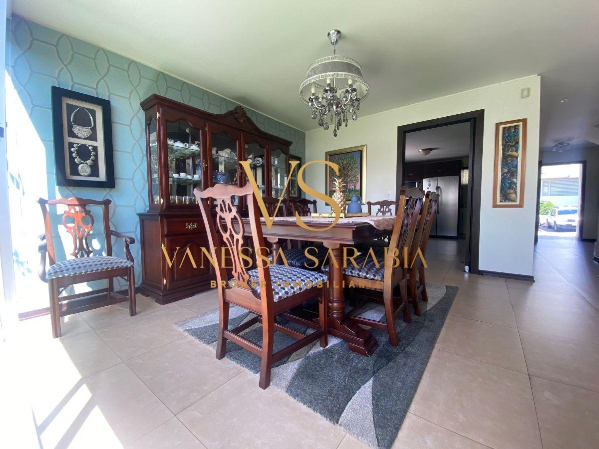 Casa con 3 Dorm. en Venta en Cumbayá — imagen 9