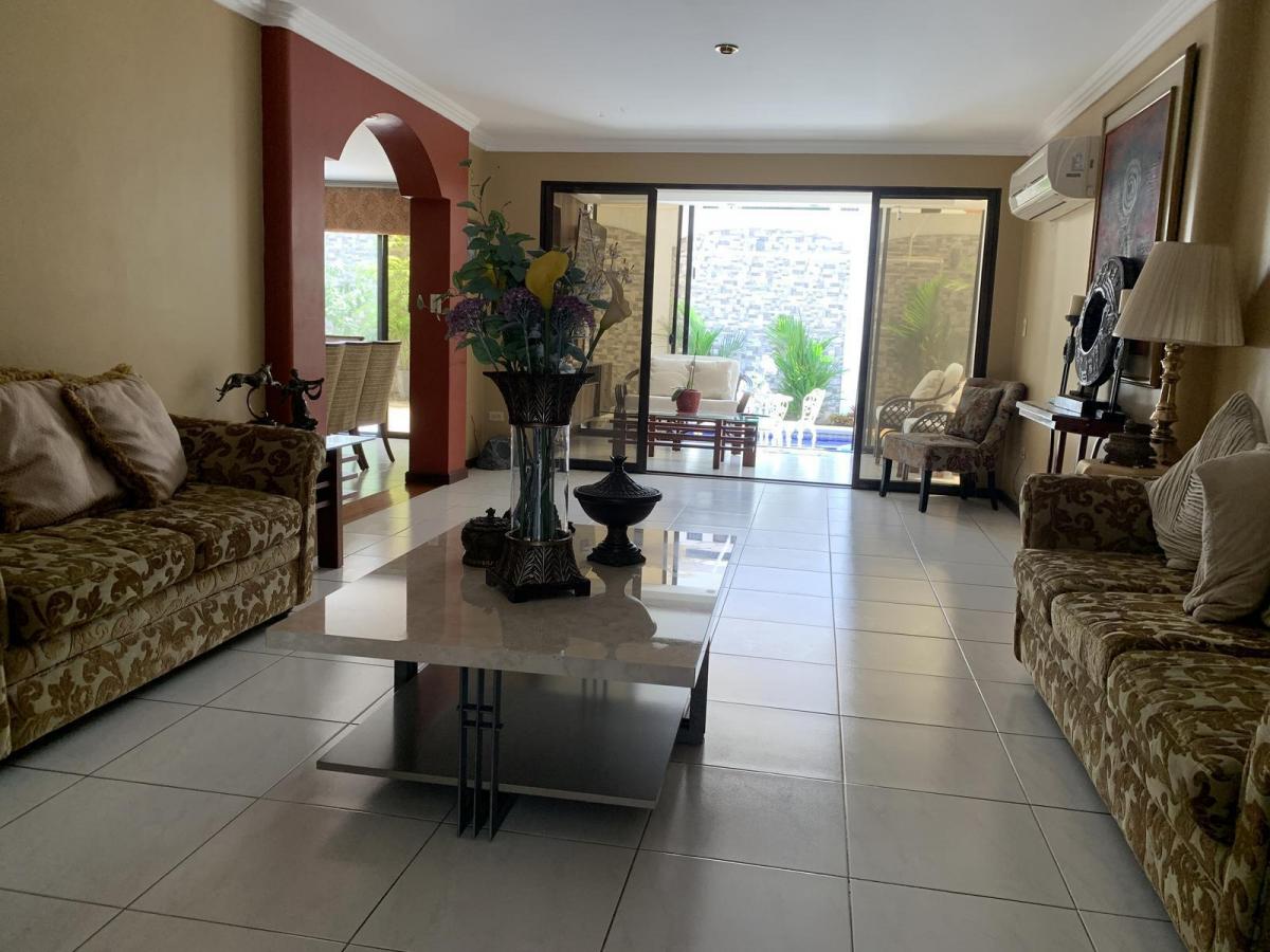 Casa con 4 Habitaciones y Piscina en Ceibos Norte en Venta, Guayas — imagen 10