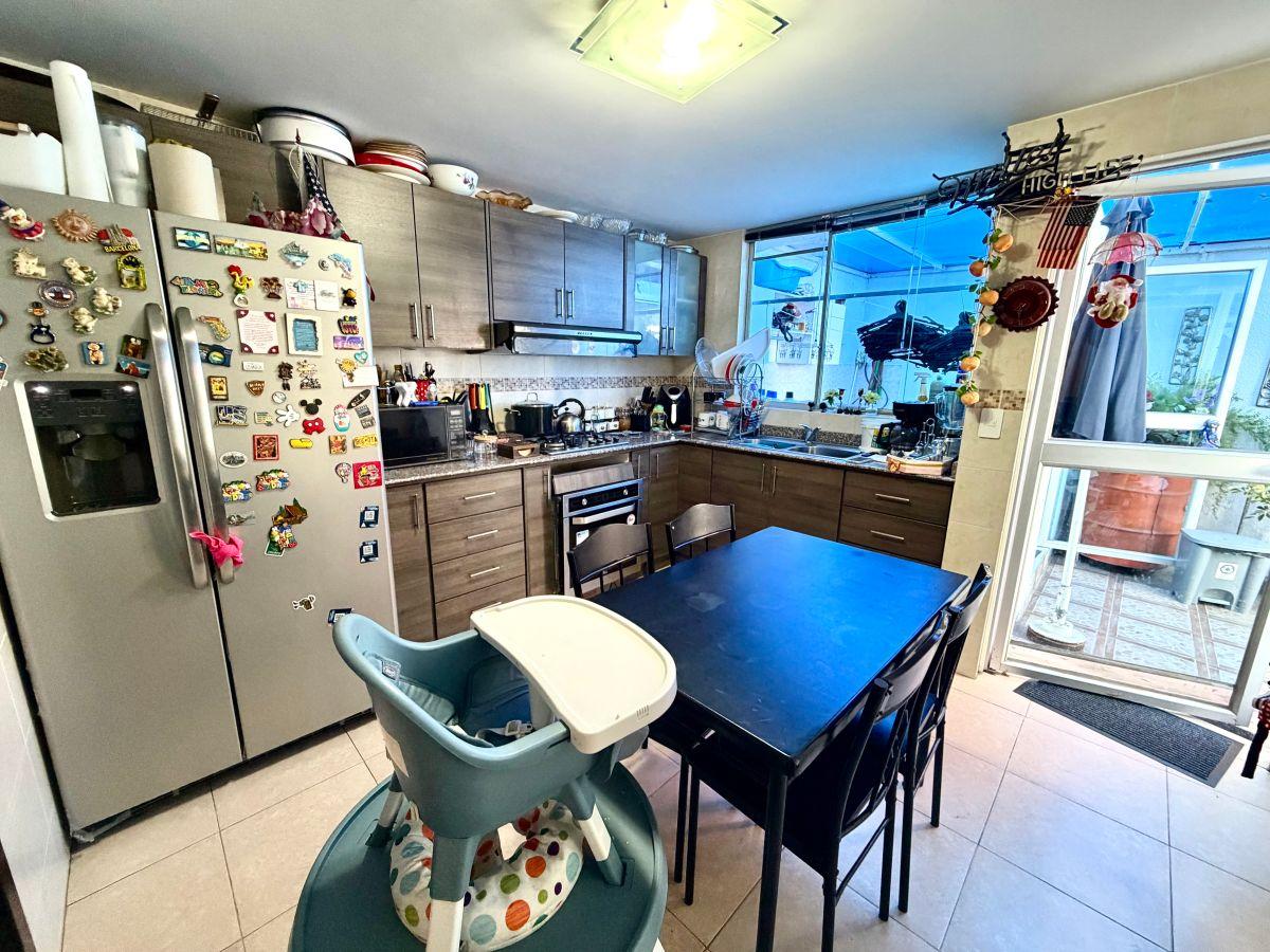 Santa Lucía Quito - Amplia Casa de Venta Dentro de Conjunto con Guardiania — imagen 9