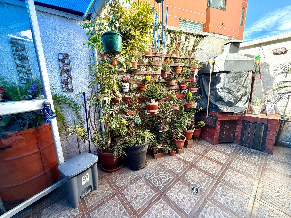 Santa Lucía Quito - Amplia Casa de Venta Dentro de Conjunto con Guardiania — imagen 8