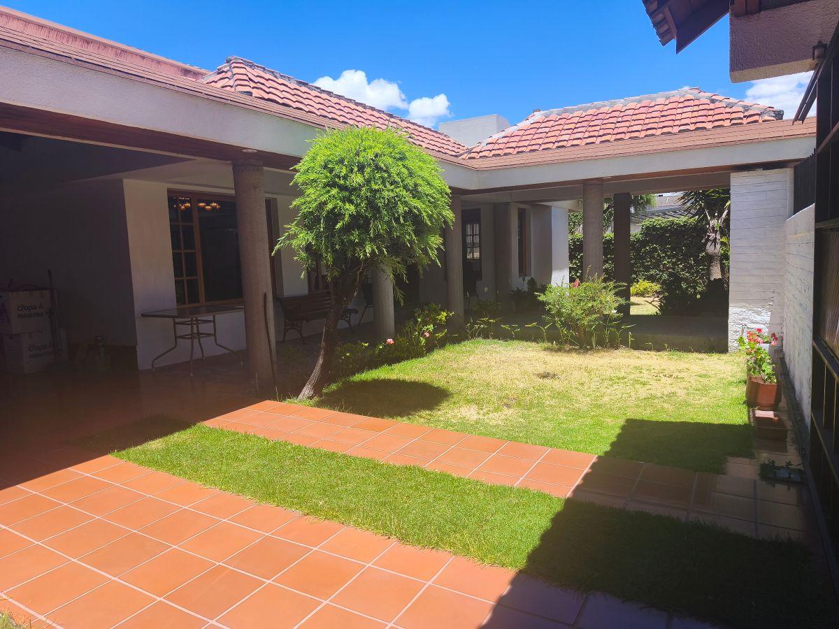 Venta Casa Cumbayá Urbanización, 5 Dorm. y Una Mini Suite Independiente $420.000 — imagen 10