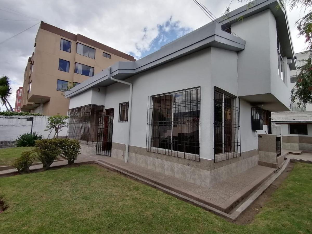 C/ Monteserrín, Casa de 226 m² en Venta, Independiente, Terreno de 800 m² — imagen 10