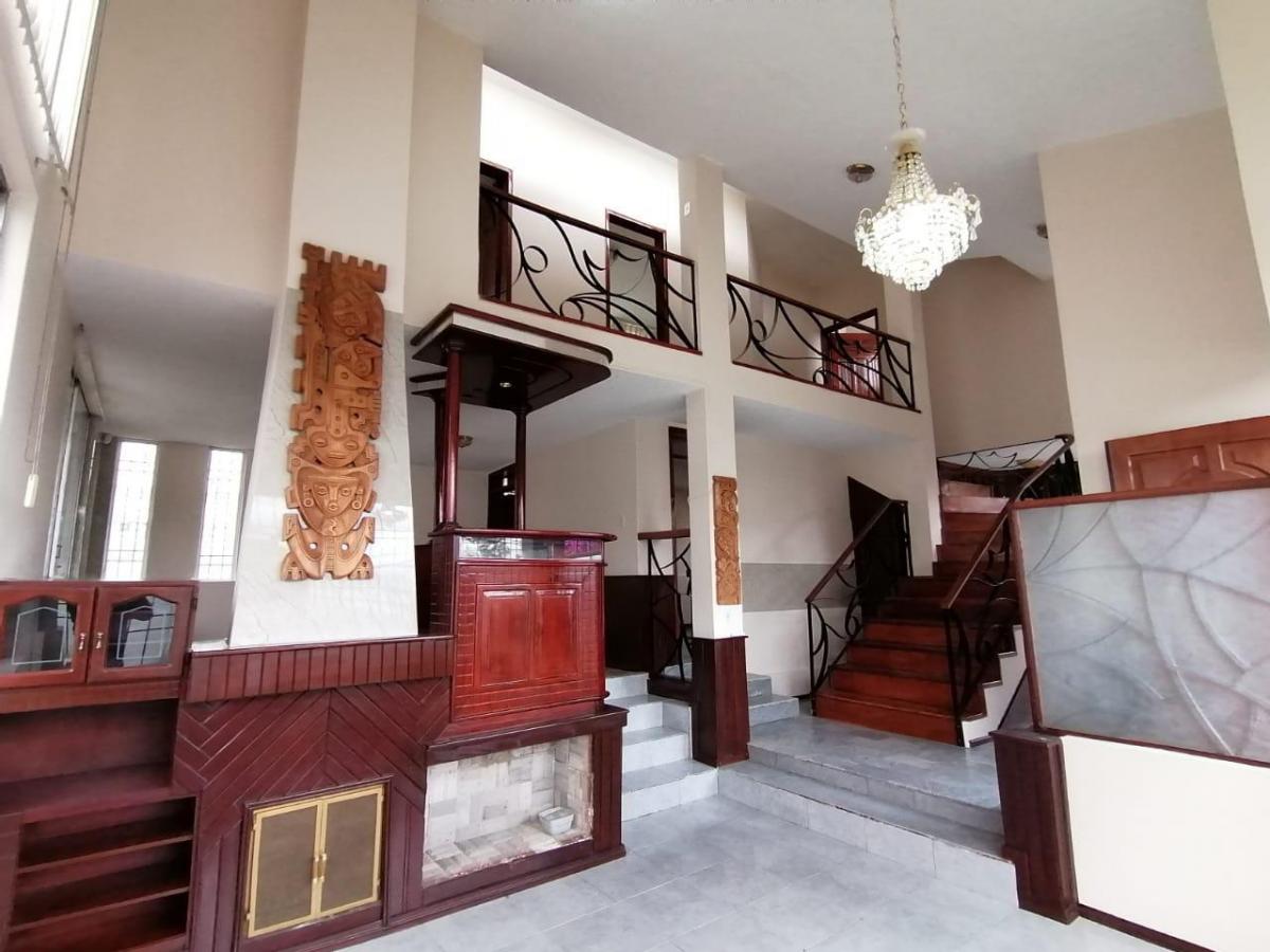 C/ Monteserrín, Casa de 226 m² en Venta, Independiente, Terreno de 800 m² — imagen 8