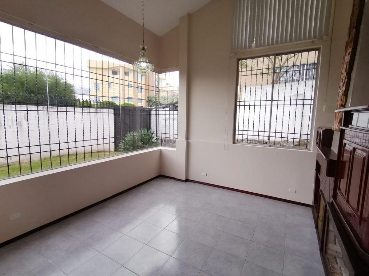 C/ Monteserrín, Casa de 226 m² en Venta, Independiente, Terreno de 800 m² — imagen 6