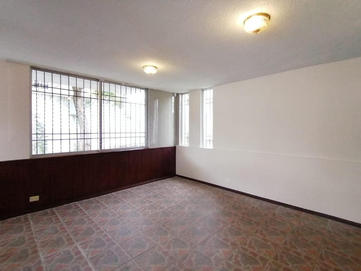 C/ Monteserrín, Casa de 226 m² en Venta, Independiente, Terreno de 800 m² — imagen 5