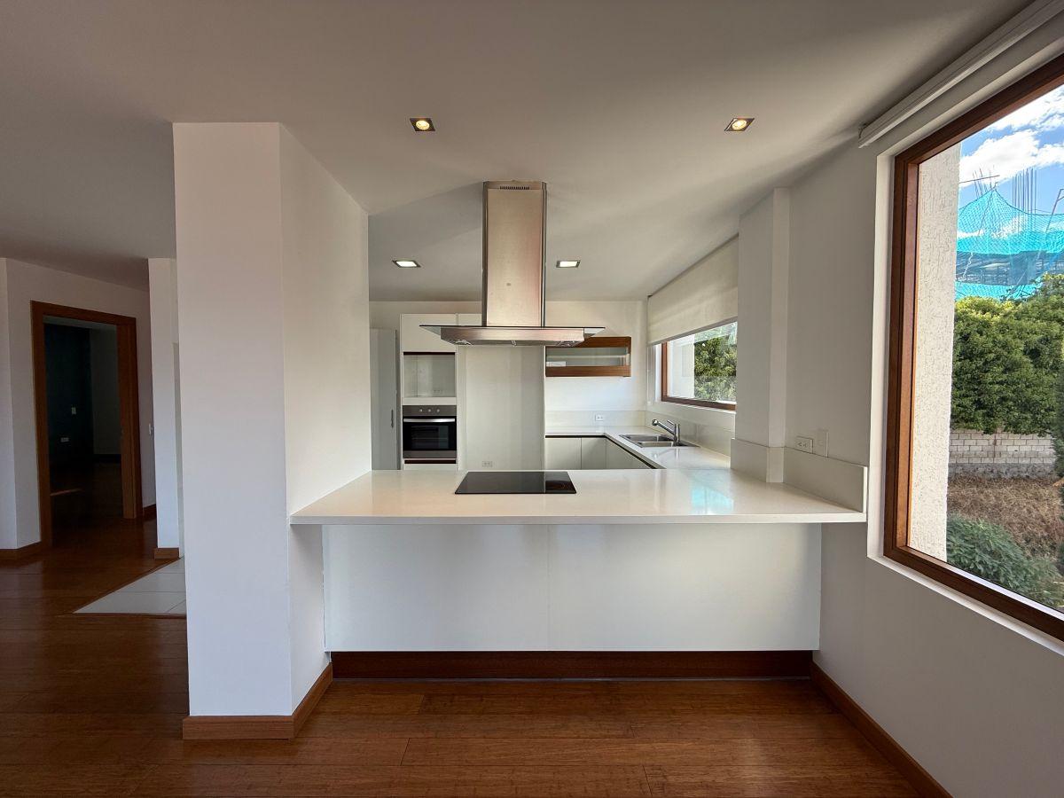 Vendo Excelente Departamento Cumbaya — imagen 9