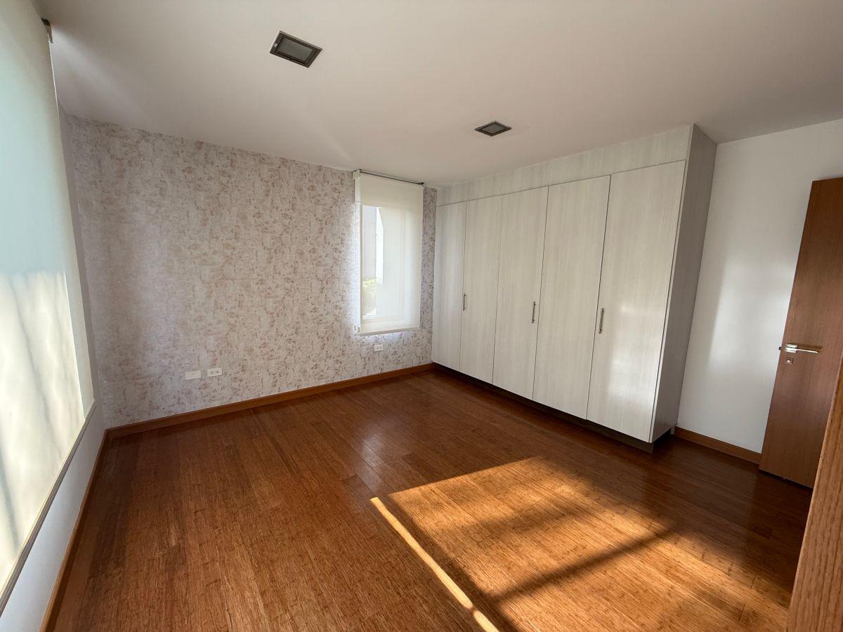 Vendo Excelente Departamento Cumbaya — imagen 3
