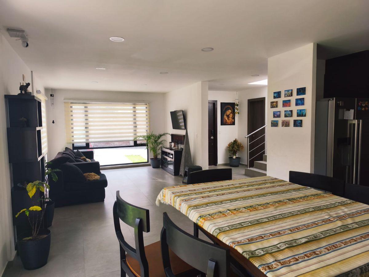 Casa Esquinera de Venta en Tumbaco — imagen 9