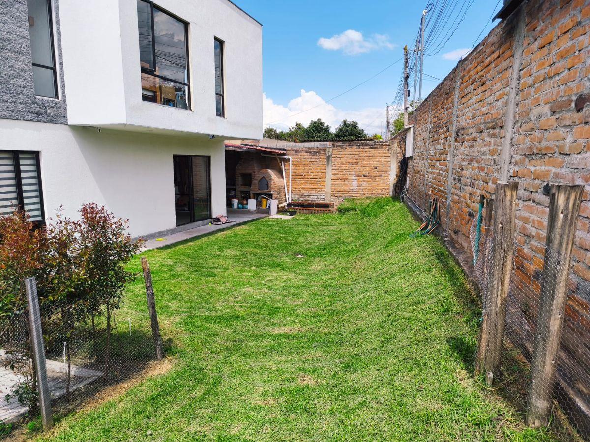 Casa Esquinera de Venta en Tumbaco — imagen 6
