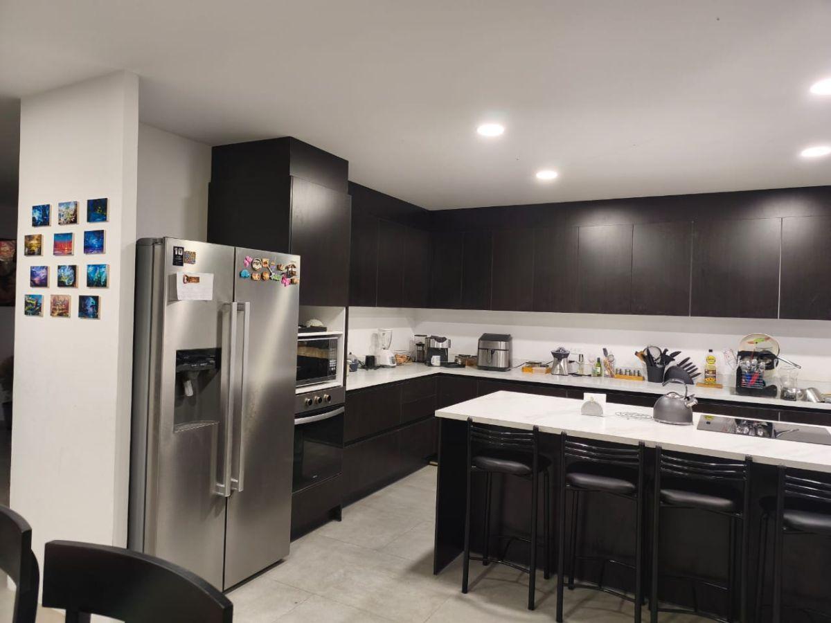 Casa Esquinera de Venta en Tumbaco — imagen 5