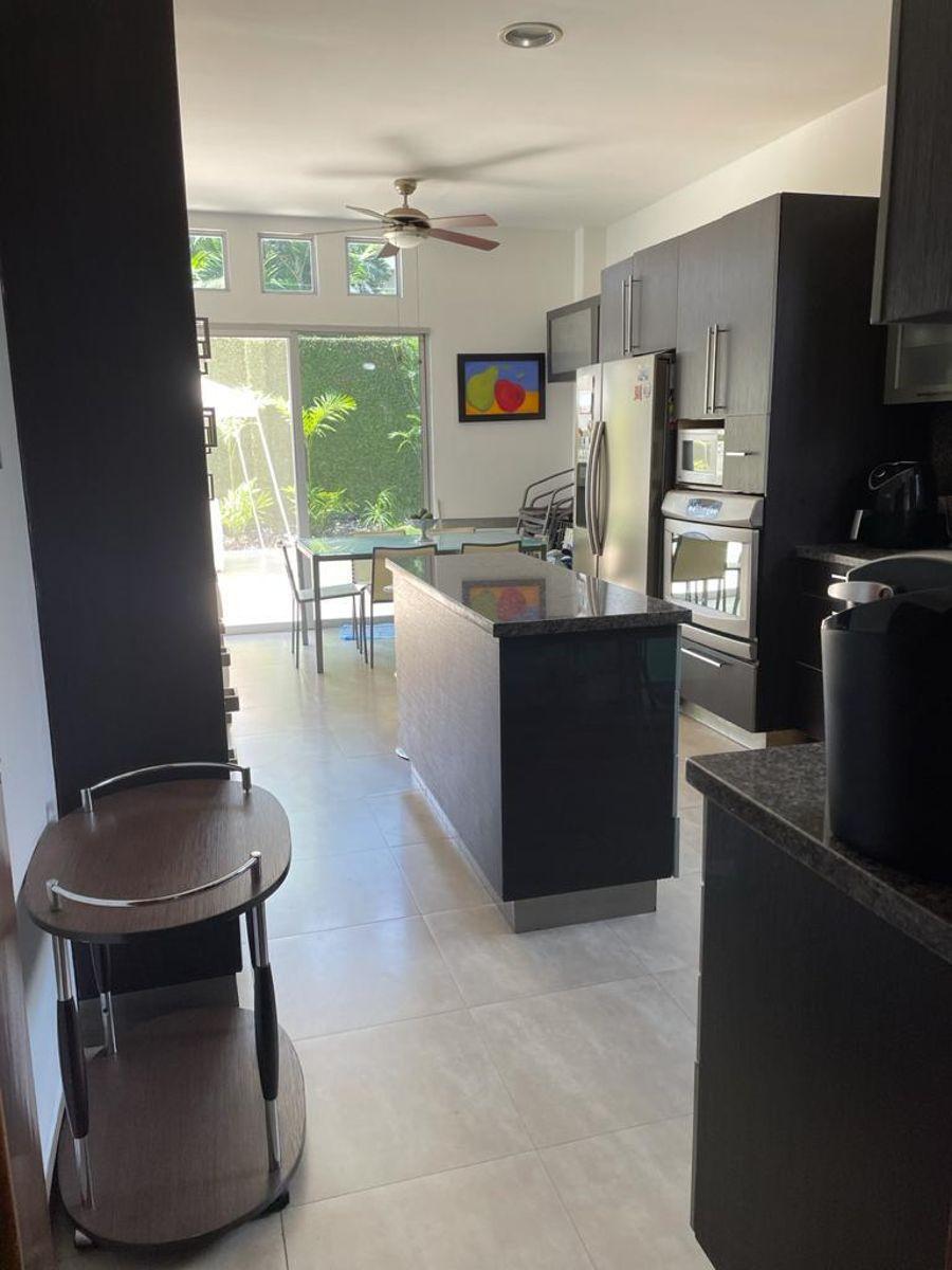 En Venta Urb La Laguna 560 m de Terreno Const 400 Mas Suite 40 m, Guayas — imagen 10