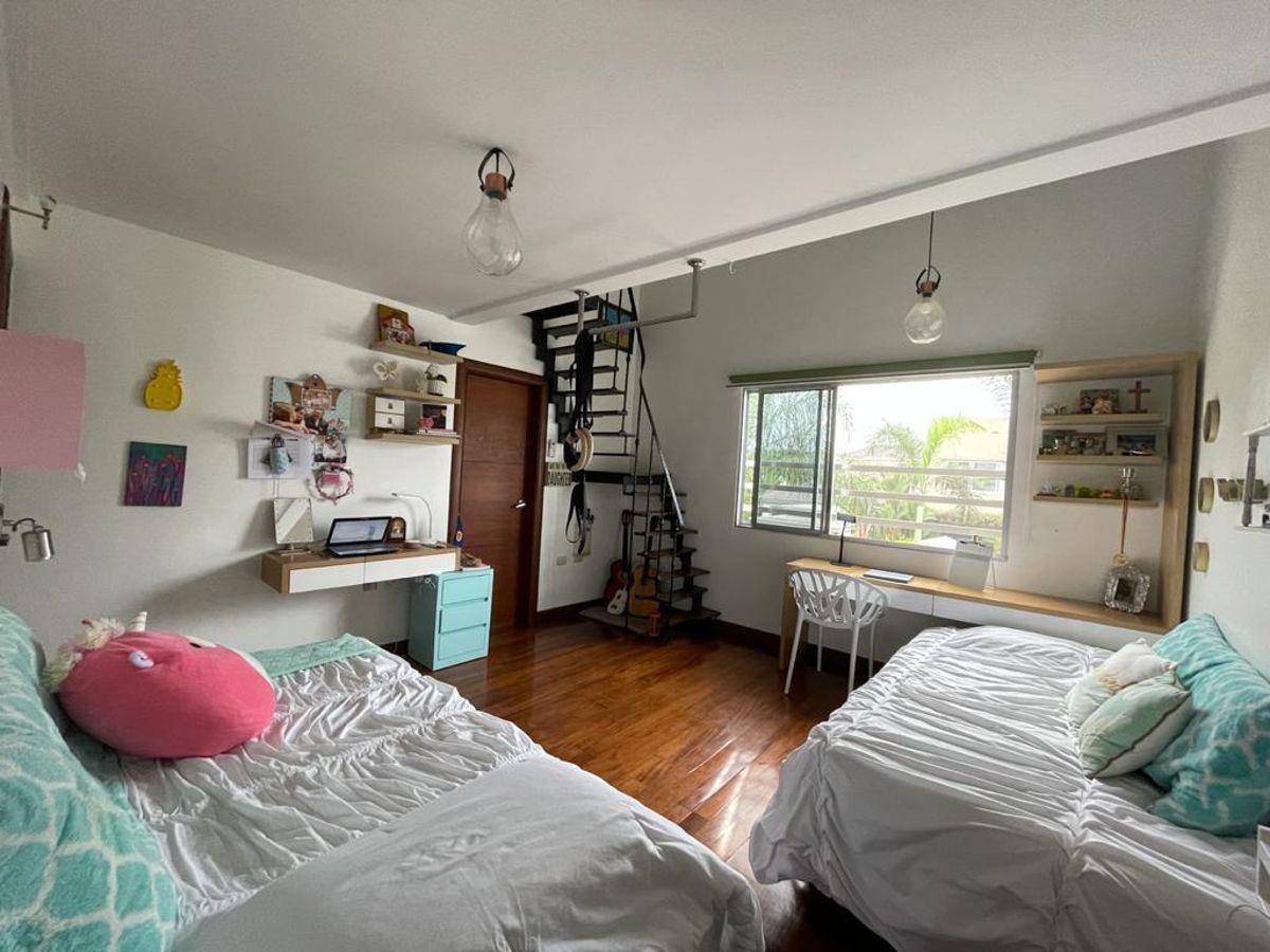 En Venta Urb La Laguna 560 m de Terreno Const 400 Mas Suite 40 m, Guayas — imagen 6
