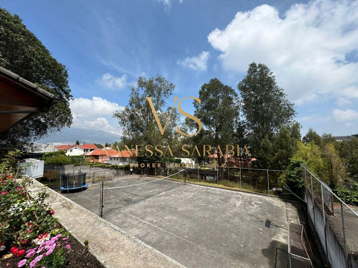 Casa con 5 Dorm. en Venta en Monteserrín Dentro de Urbanización — imagen 7