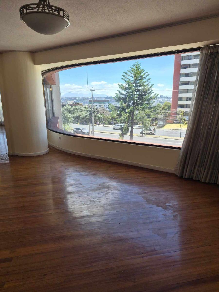 Departamento en Venta Cerca del C. Comercial, con Facilidades de Comunicacion, Sector El Bosque — imagen 8