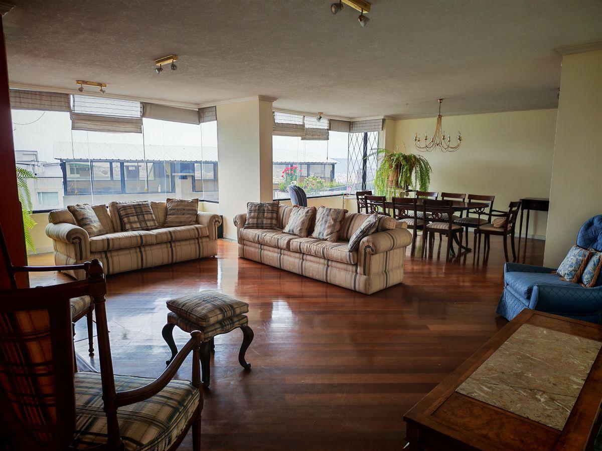 Excelente Dpto. Vendo de Oportunidad $150.000 Quito Tenis 1era Etapa Bosque — imagen 3