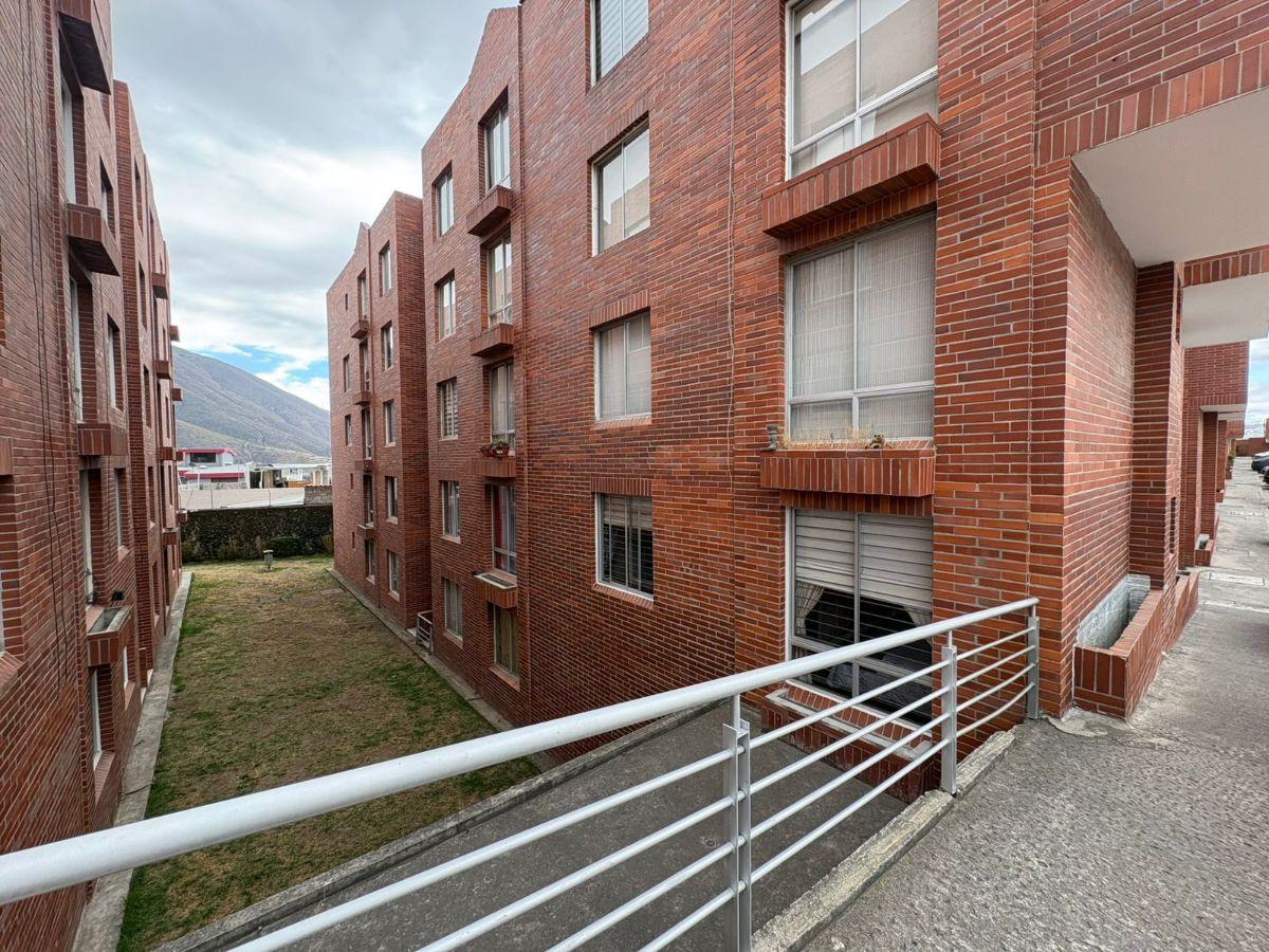 En Venta Departamento 3 Dormit. Bodega, 2 Parq. en Conjunto. Carcelen $74.000 — imagen 3