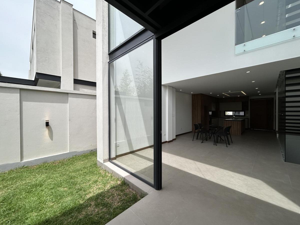 Casa en Venta La Primavera Cumbayá | Funcional, Jardín y Subsuelo | Opción Máster en Pb — imagen 8