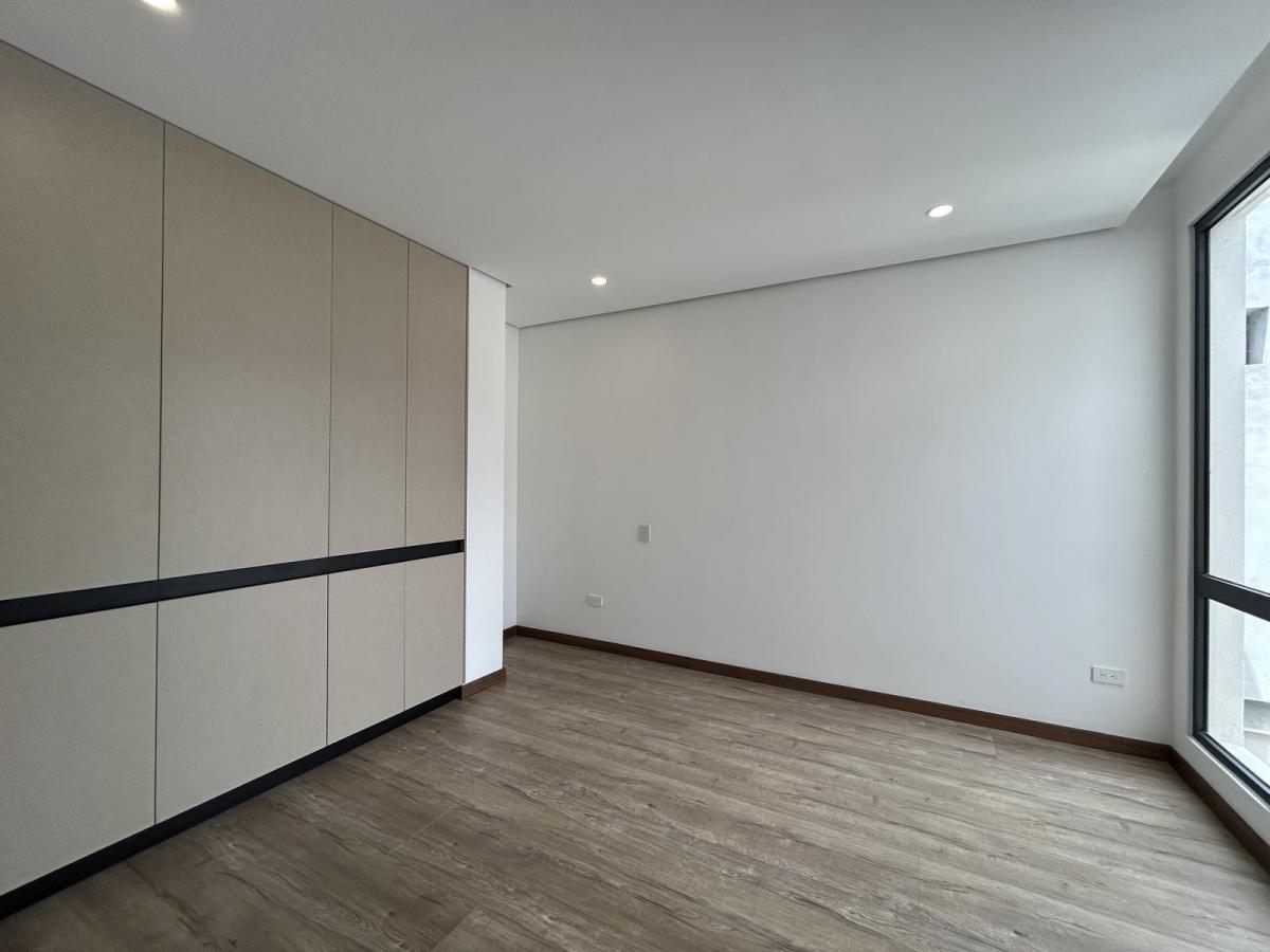 Casa en Venta La Primavera Cumbayá | Funcional, Jardín y Subsuelo | Opción Máster en Pb — imagen 4