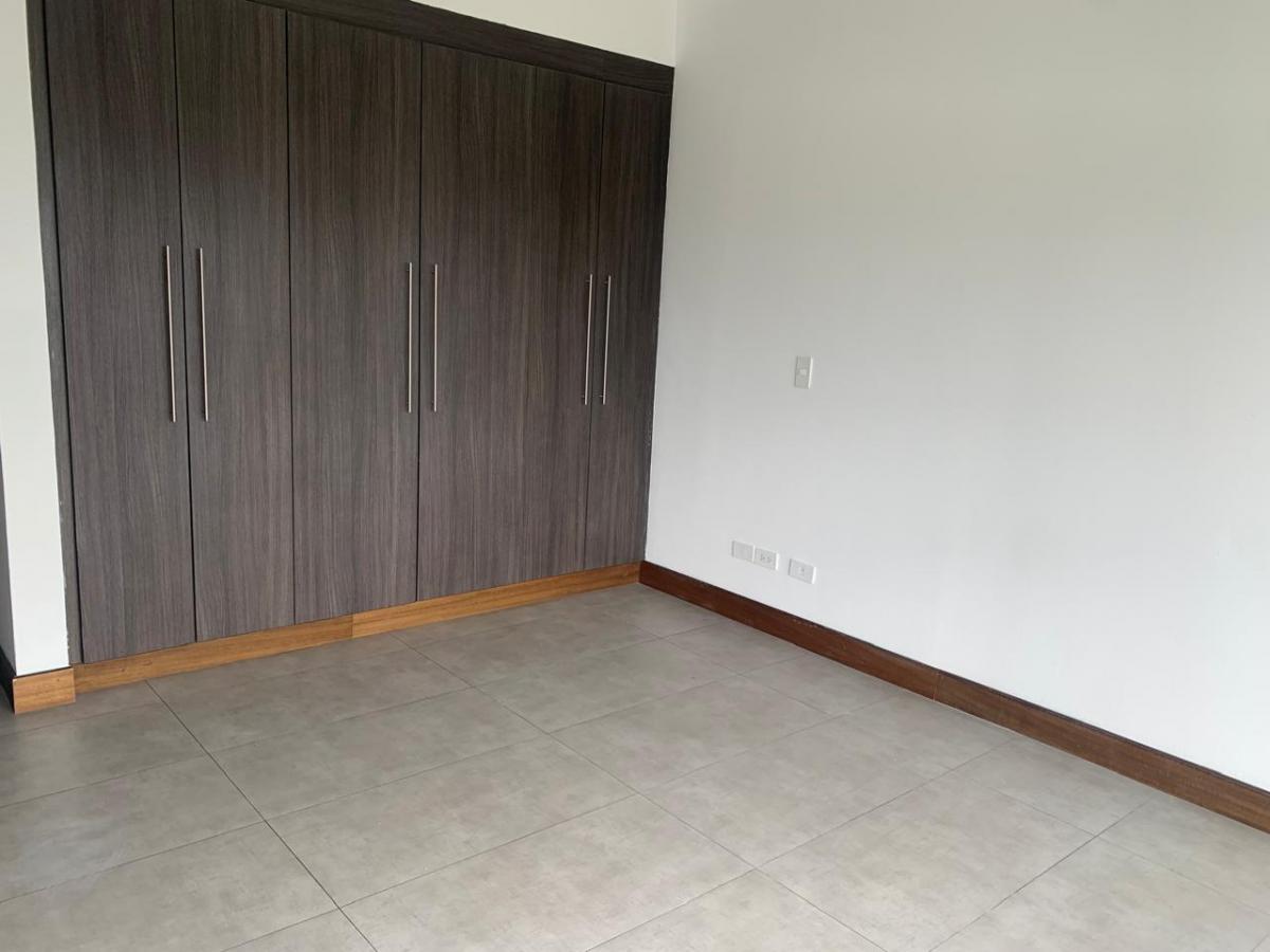 Vendo Departamento en Cumbaya 107,m² Balcón 7 m² 2 Dorm. $190.000 — imagen 6