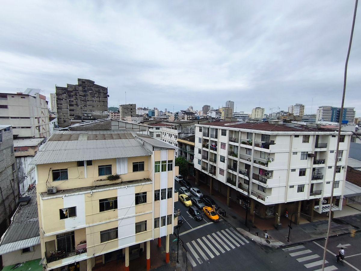 Venta de Departamento Esquinero 5to Piso - A. Maidana, Guayas — imagen 5