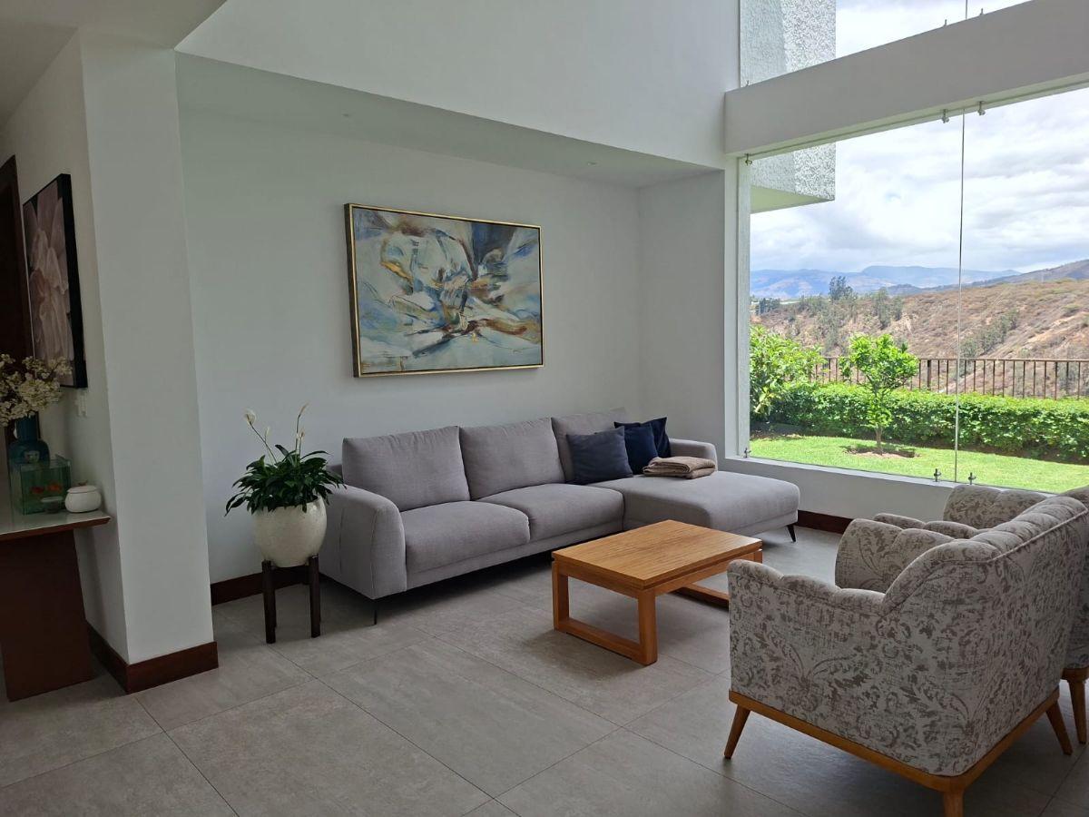 Amplia, Luminosa y Moderna Casa con 3 Dorm. en Venta en El Nuevo Cumbayá — imagen 10