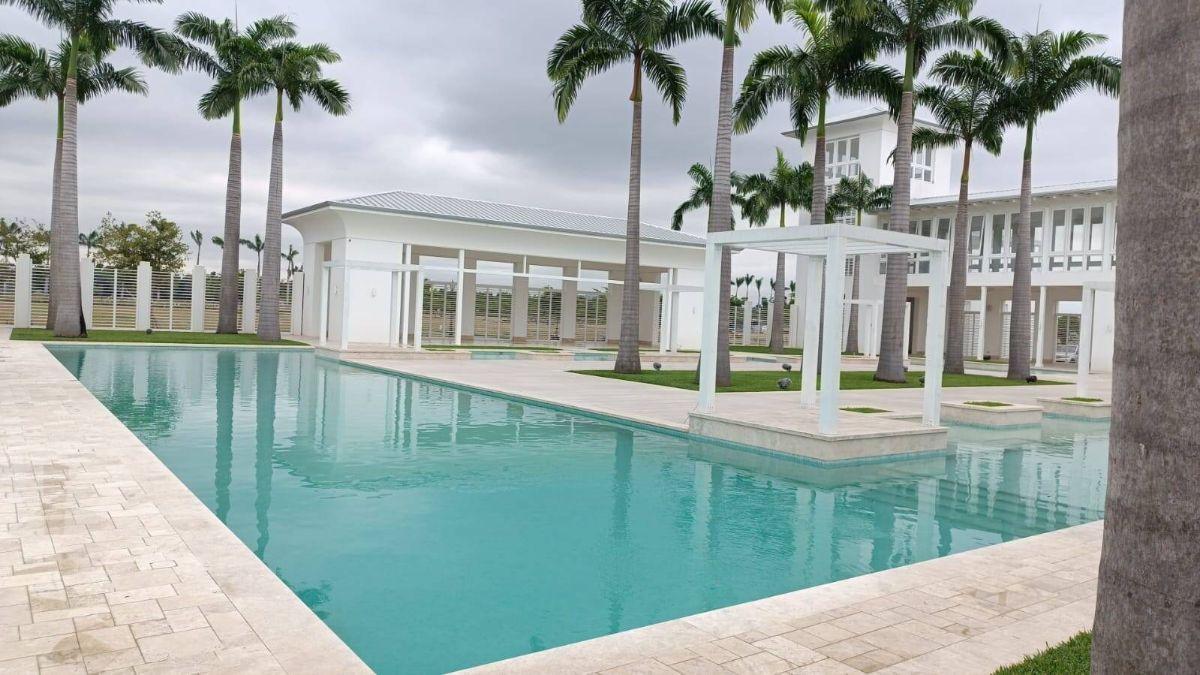 Parques del Batan - Samborondon - Terreno Medianero en Venta - Sector Exclusivo, Residencial, Guayas — imagen 8