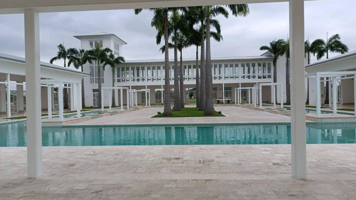 Parques del Batan - Samborondon - Terreno Medianero en Venta - Sector Exclusivo, Residencial, Guayas — imagen 3